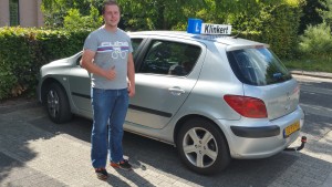 Vincent van den Berg geslaagd voor zijn autorijbewijs bij Autorijschool Klinkert Zeist