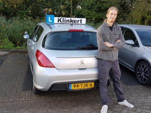 Daan Douma geslaagd voor zijn Autorijbewijs bij Autorijschool Klinkert Zeist