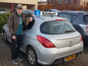 Tim Poiesz geslaagd voor zijn Autorijbewijs bij Autorijschool Klinkert Zeist !!!!!!!