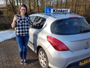 Anna Beekers heeft haar autorijbewijs gehaald bij Autorijschool Klinkert Zeist