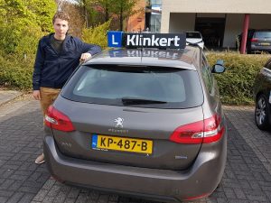 Marnik Dioncre uit Zeist geslaagd voor zijn autorijbewijs bij Autorijschool Klinkert Zeist