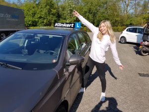 Noah Raven geslaagd voor haar rijbewijs bij Autorijschool Klinkert Zeist