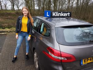 Elma van Rooijen is geslaagd voor haar autorijbewijs bij Autorijschool Klinkert Zeist