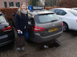 Bente Nederkoorn is geslaagd voor haar autorijbewijs bij Autorijschool Klinkert Zeist