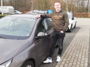 Arno-Molenaar-is-geslaagd-voor-zijn-autorijbewijs-bij-Autorijschool-Klinkert-Zeist