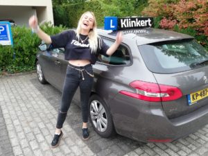 Annelien Keizer is geslaagd voor haar autorijbewijs bij Autorijschool Klinkert Zeist !!!!!!
