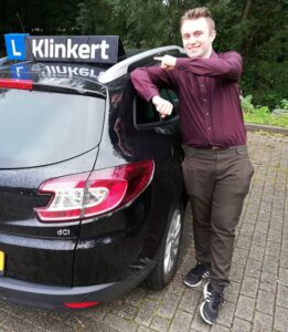 Anthony Stob is geslaagd voor zijn autorijbewijs bij Autorijschool Klinkert Zeist !!!!!