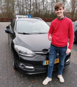 Jesse Ruwette is geslaagd voor zijn Autorijbewijs bij Autorijschool Klinkert Zeist !!!!!!!