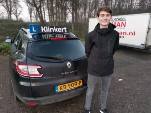 Jurgen Kleingeld uit Zeist is in 1 keer geslaagd voor zijn Autorijbewijs bij Autorijschool Klinkert Zeist !!!!!!!