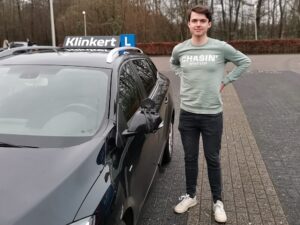 Justus van Vulpen is geslaagd voor zijn autorijbewijs bij Autorijschool Klinkert Zeist!!!!