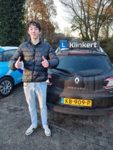 Max Brouwers is vandaag in 1 keer geslaagd voor zijn autorijbewijs bij Autorijschool Klinkert Zeist!!!!!