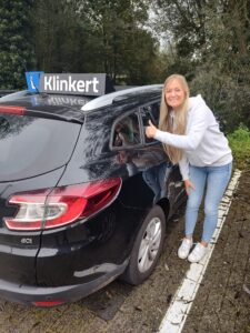 Kelly van Zanten is geslaagd voor haar Autorijbewijs bij Autorijschool Klinkert Zeist !!!!!!!