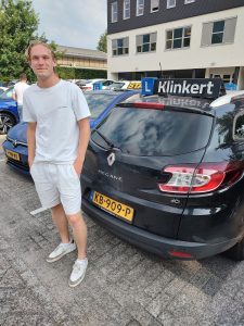 Hidde van der Deen is vandaag geslaagd voor zijn Autorijbewijs bij Autorijschool Klinkert Zeist !!!!!!!