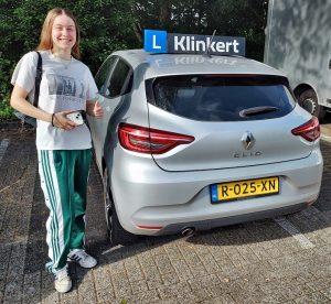 Carien Schilleman is geslaagd voor haar autorijbewijs bij Autorijschool Klinkert Zeist