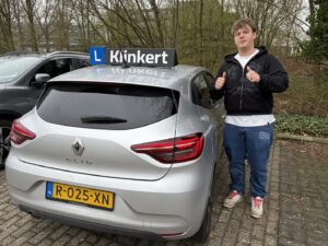 Simon Huiskes is vandaag geslaagd voor zijn Autorijbewijs bij Autorijschool Klinkert Zeist
